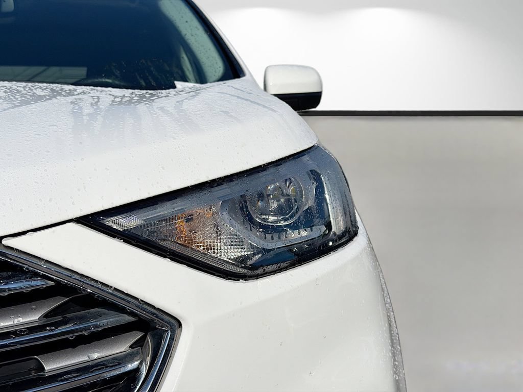 Used 2022 Ford Edge SEL AWD/4WD image 9
