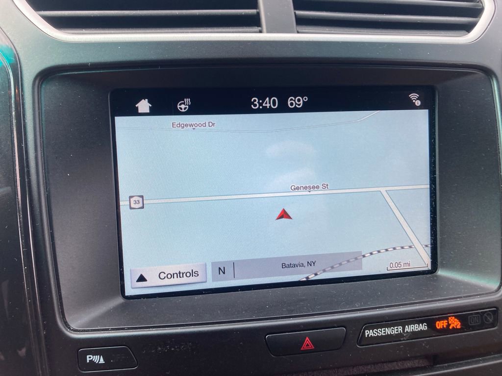 Used 2017 Ford Explorer XLT w/ Equipment Group 202A AWD/4WD image 25