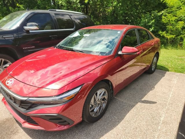 Used 2024 Hyundai Elantra SEL FWD image 9