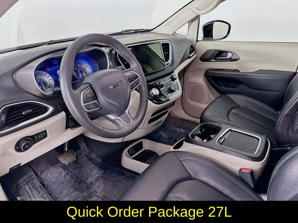 Used 2024 Chrysler Pacifica Touring-L FWD image 14