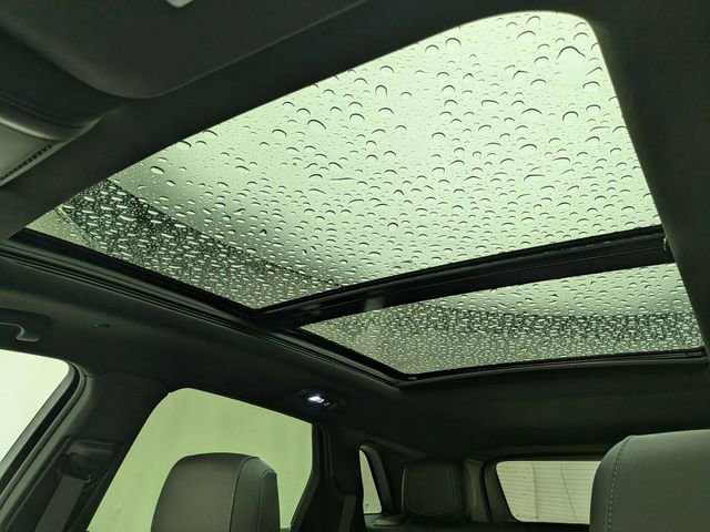 Certified 2023 Cadillac XT5 Premium Luxury w/ LPO, Floor Liner Package image 19