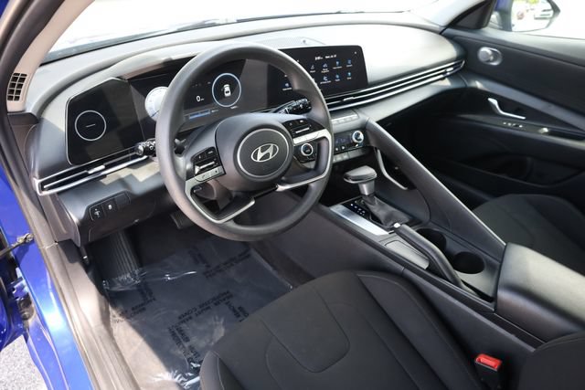 Used 2024 Hyundai Elantra SEL FWD image 12