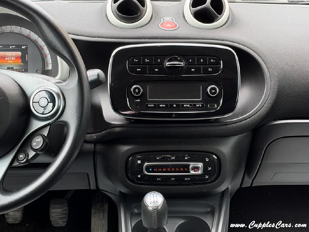 Used 2016 smart fortwo Coupe RWD image 10