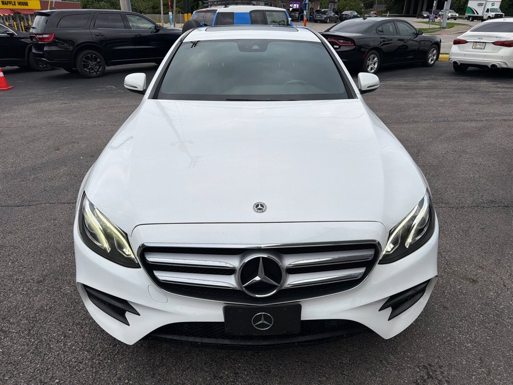 Used 2017 Mercedes-Benz E 300 4MATIC image 4