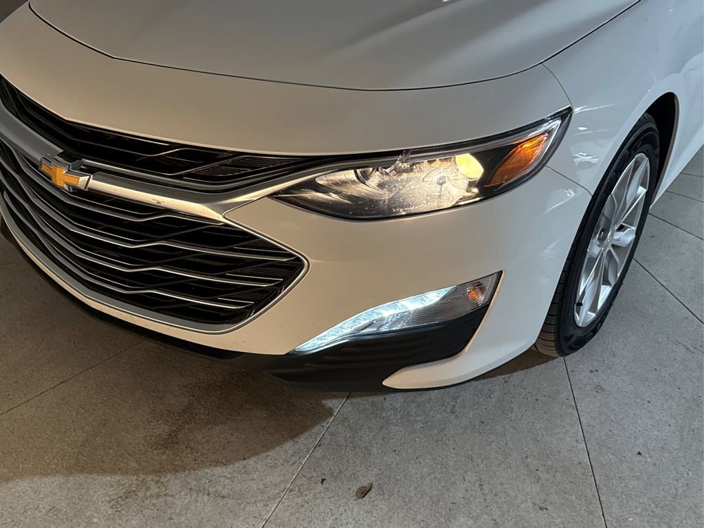 Used 2025 Chevrolet Malibu LT image 32