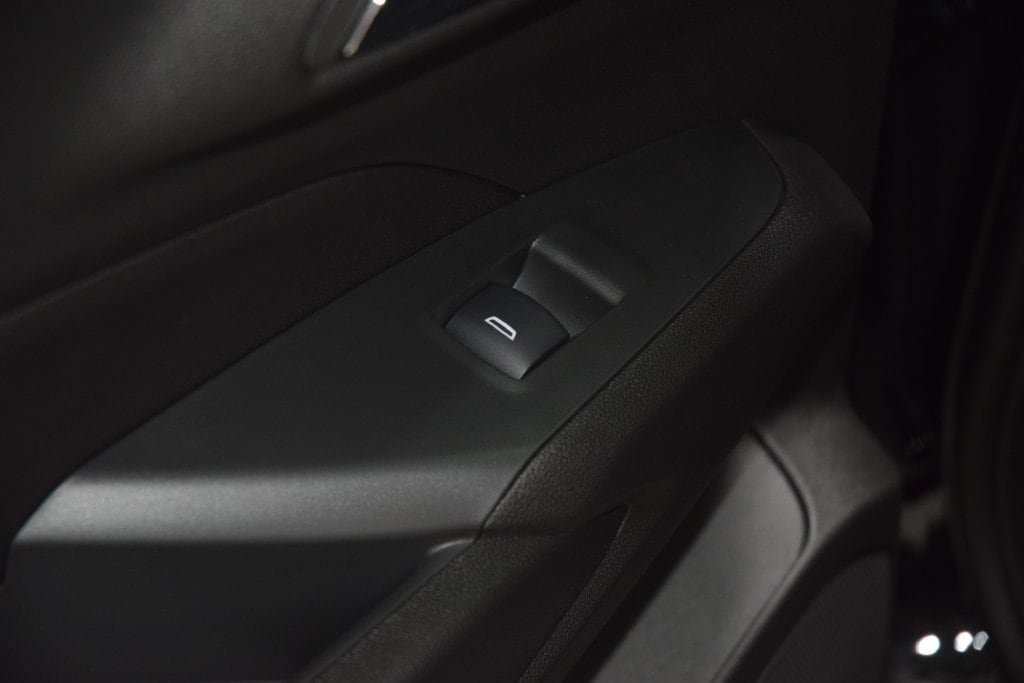 New 2026 Chevrolet Trax RS w/ Sunroof Package FWD image 41