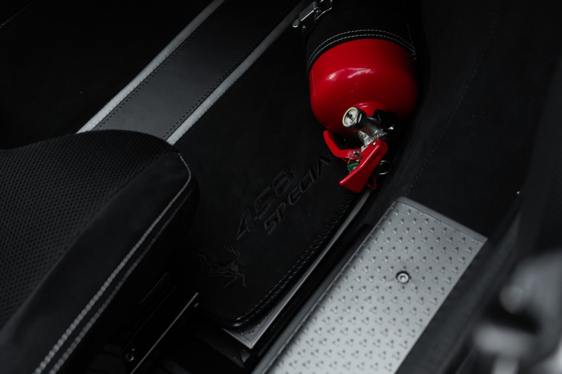 Used 2015 Ferrari 458 Speciale Coupe RWD image 87