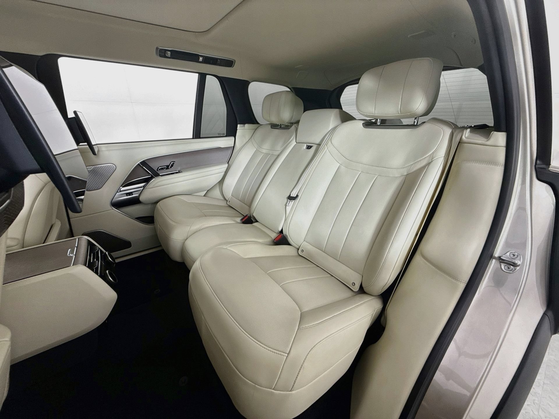 Used 2024 Land Rover Range Rover Long Wheelbase Autobiography AWD/4WD image 19