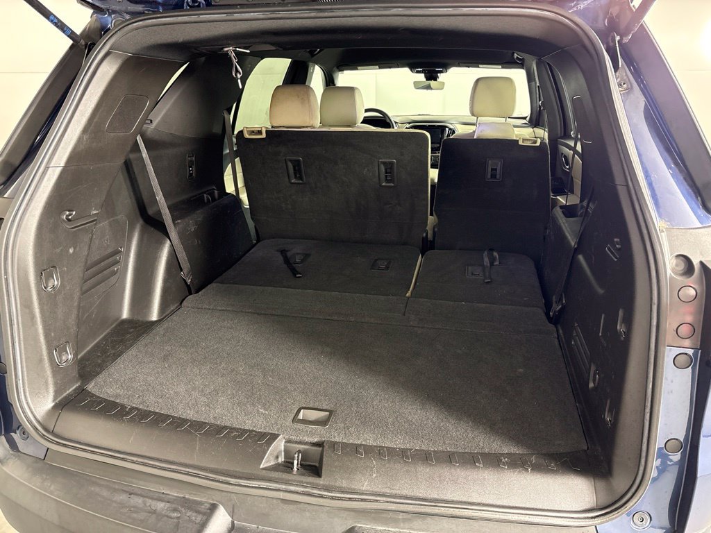 Used 2022 Chevrolet Traverse LS FWD image 27
