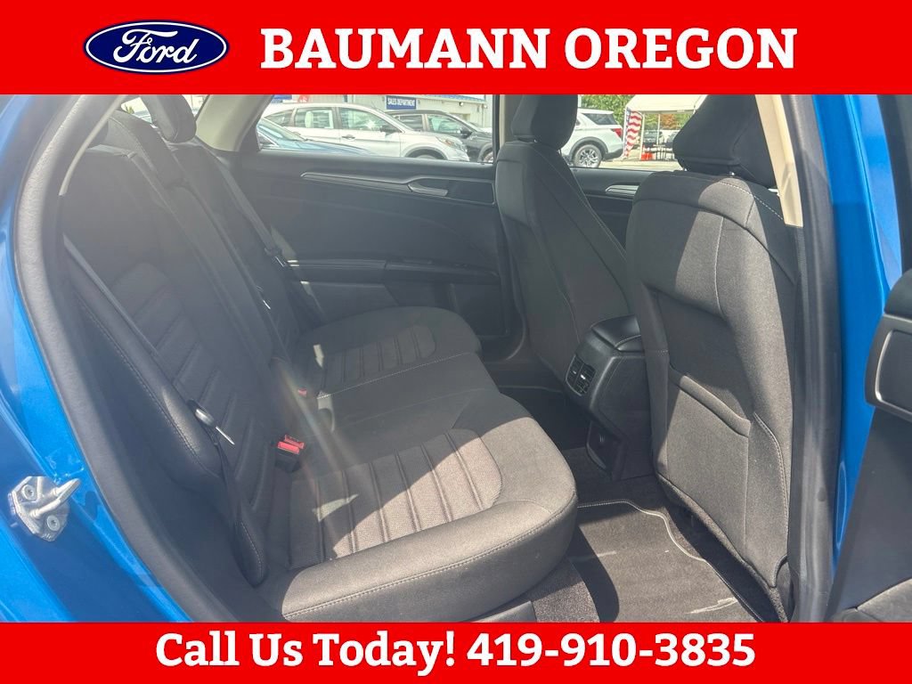 Used 2020 Ford Fusion SE FWD image 11