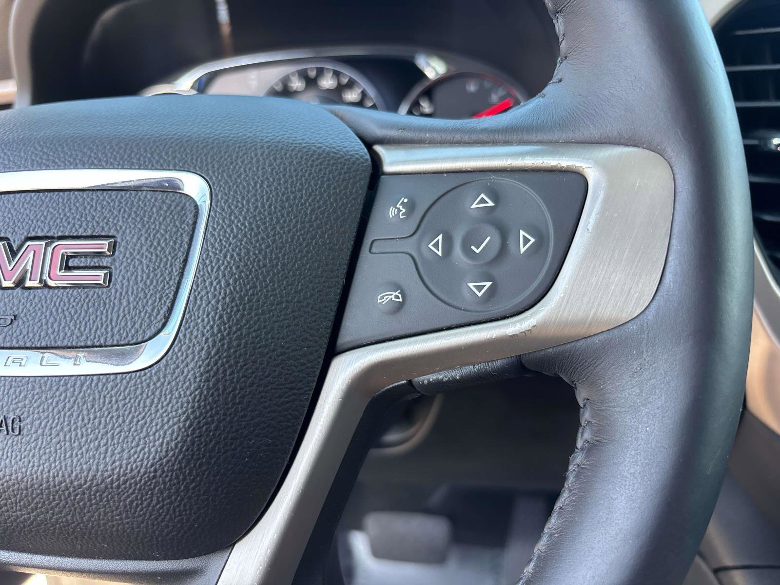 Used 2017 GMC Acadia Denali w/ Technology Package image 21