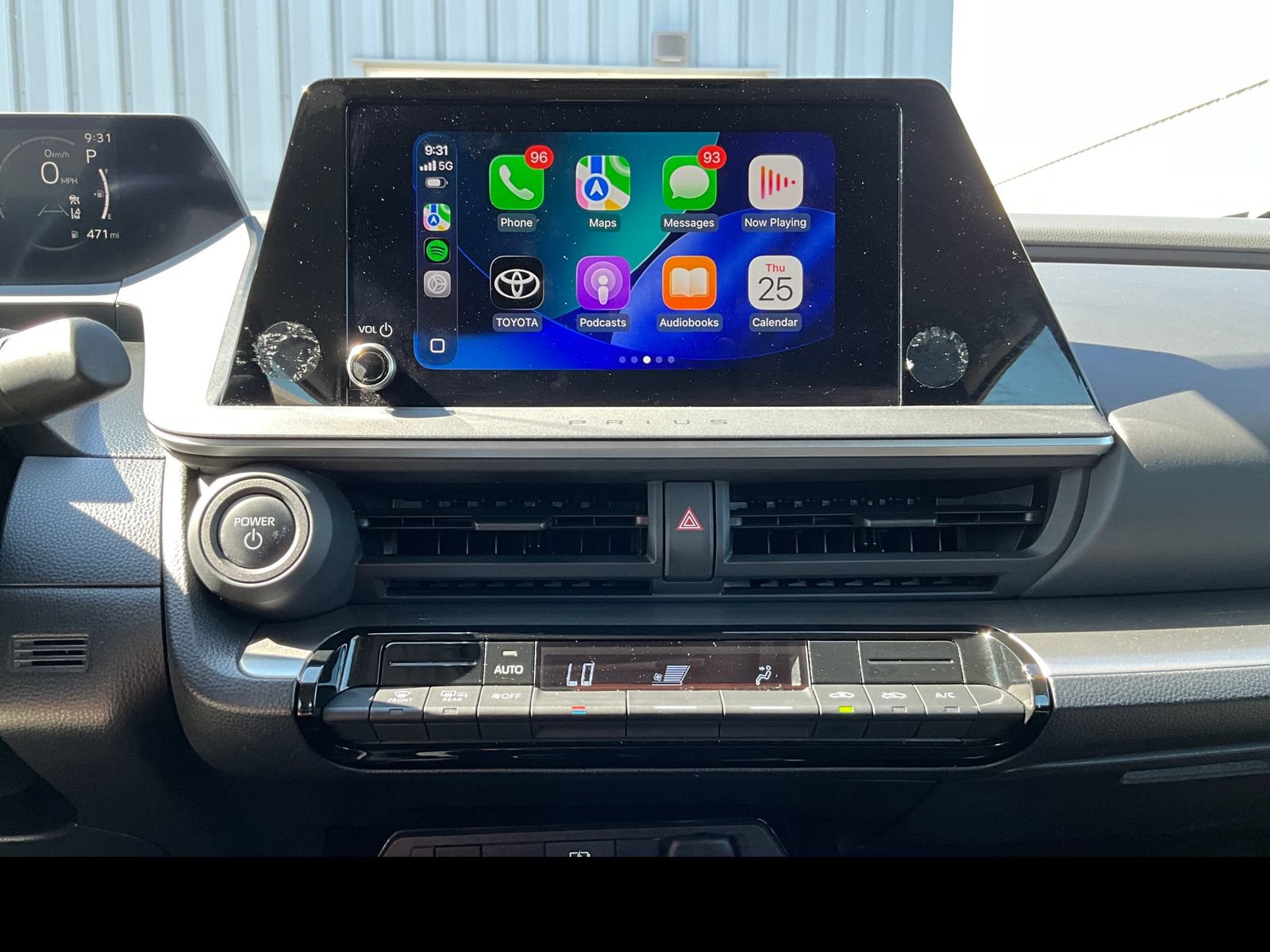 Used 2024 Toyota Prius LE FWD image 5