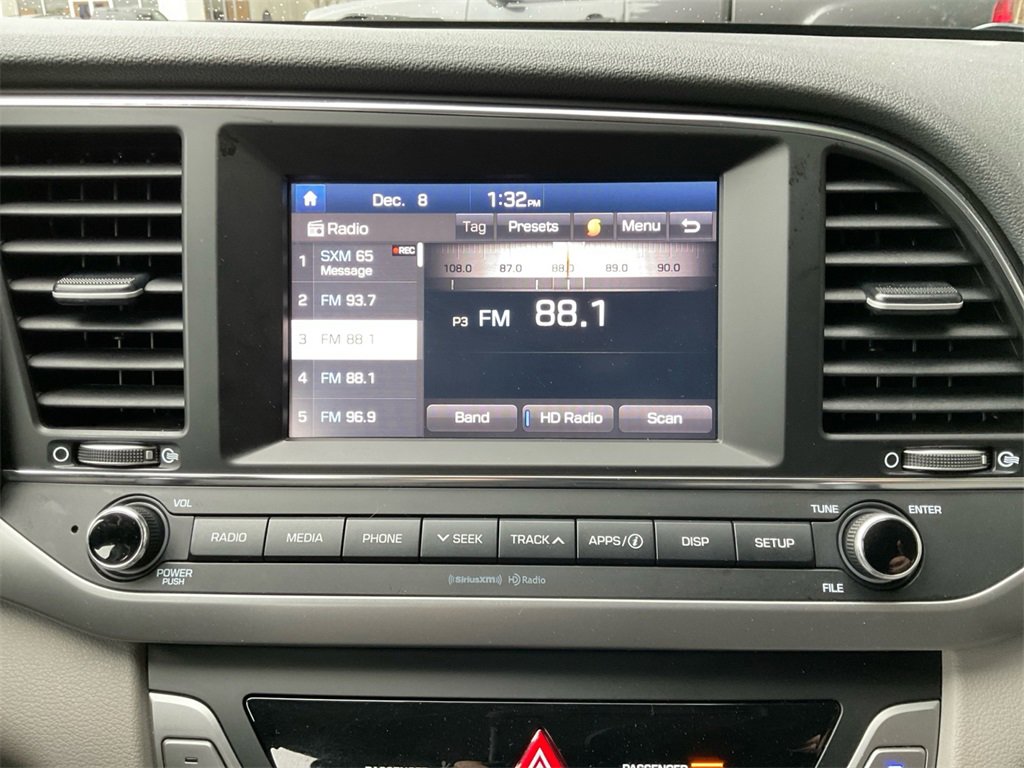 Used 2017 Hyundai Elantra SE image 20