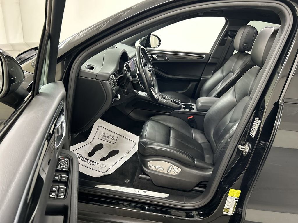 Certified 2018 Porsche Macan S AWD/4WD image 9