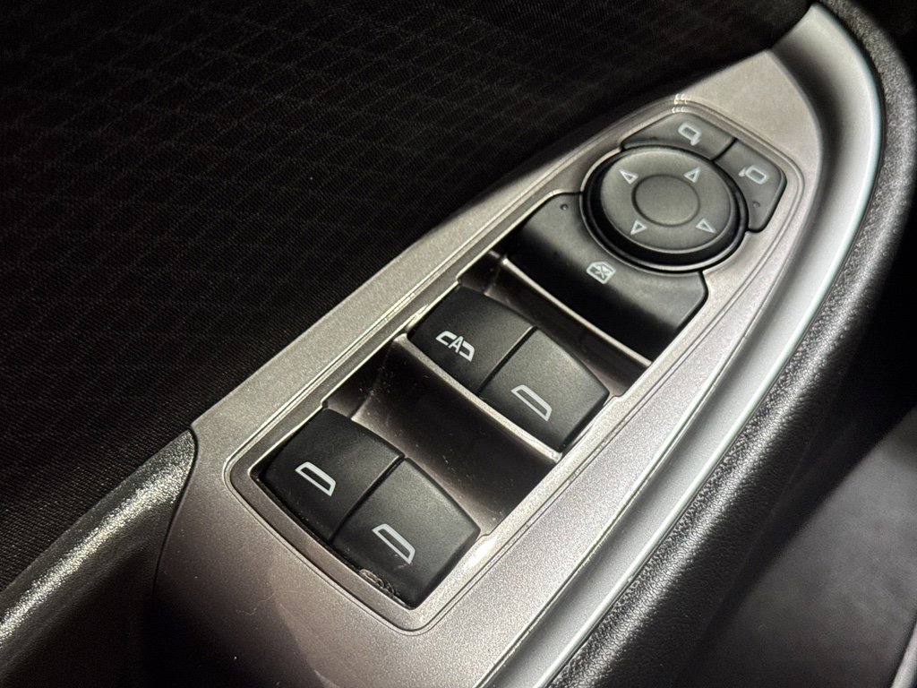 Used 2025 Chevrolet Malibu LT image 30