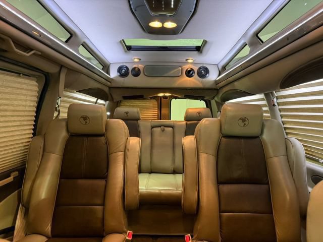 Used 2017 Chevrolet Express 2500 RWD image 28