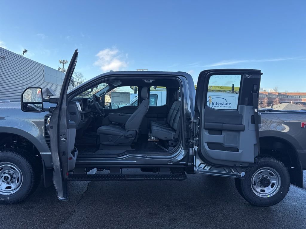 New 2026 Ford F350 XL w/ FX4 Off-Road Package image 19
