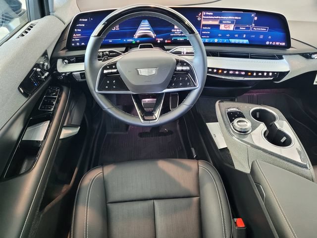Certified 2025 Cadillac Optiq Sport 2 w/ LPO, Floor Liner Package AWD/4WD image 16