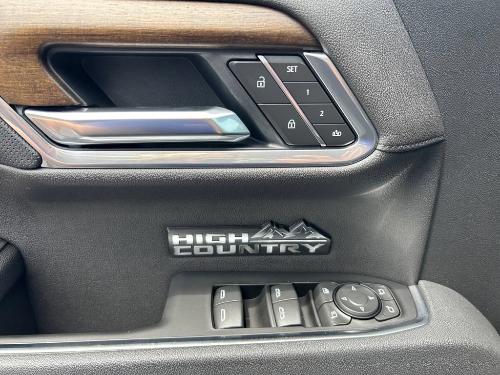 Used 2026 Chevrolet Silverado 1500 High Country w/ LPO, Dark Essentials Package AWD/4WD image 59
