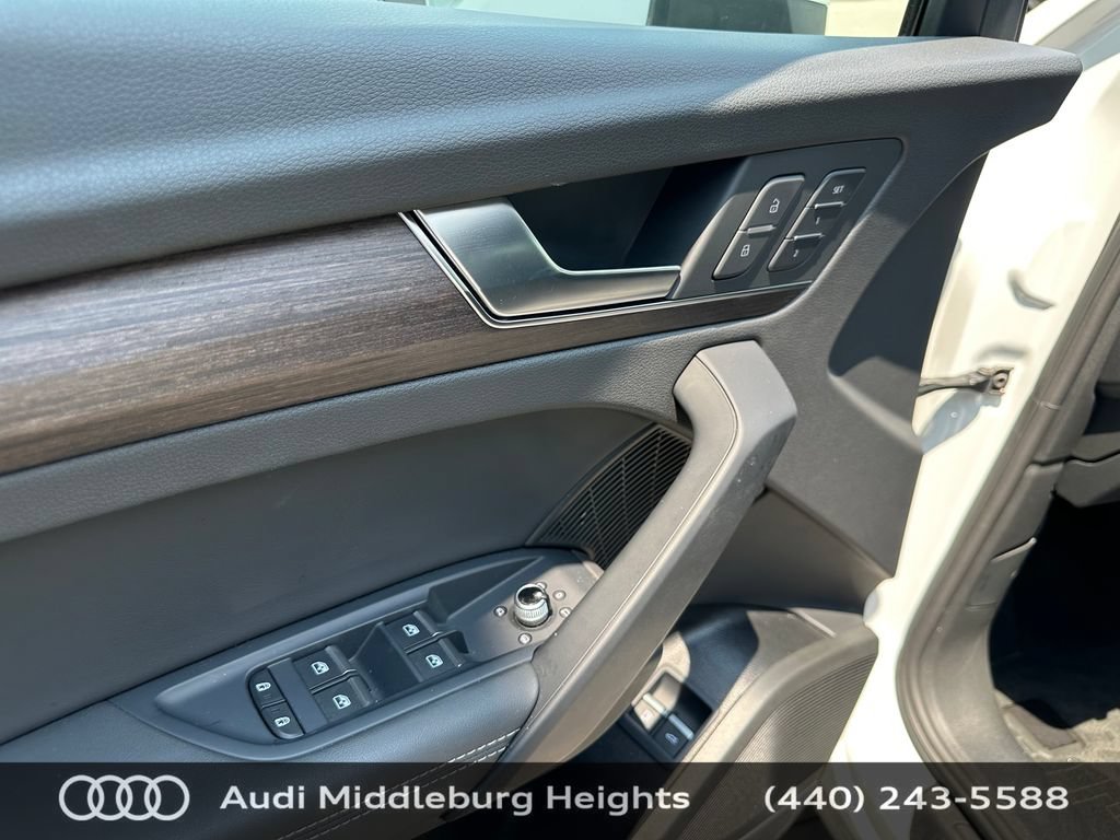 Used 2025 Audi Q5 e Premium Plus w/ Premium Plus Package AWD/4WD image 17
