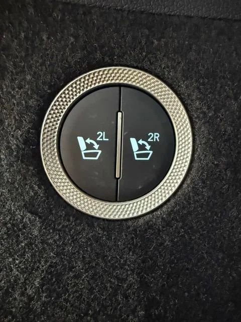 Used 2023 Genesis GV80 2.5T w/ Prestige 20" Package image 14