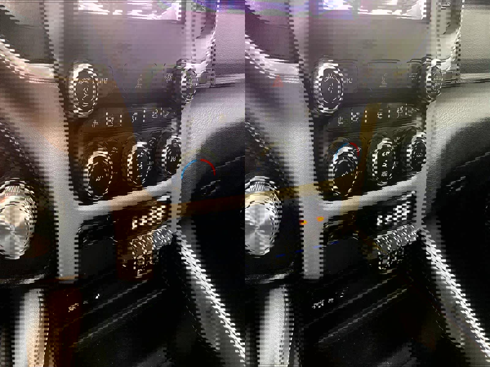 Used 2019 RAM 1500 Laramie image 25