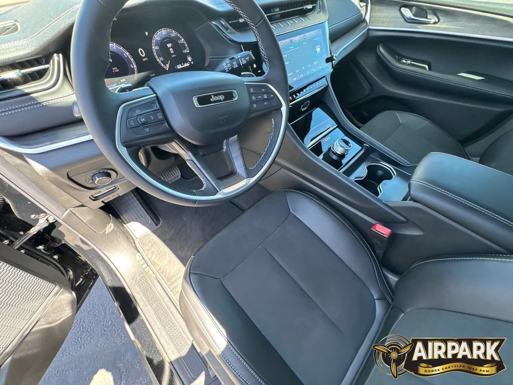 New 2026 Jeep Grand Cherokee Altitude RWD image 17