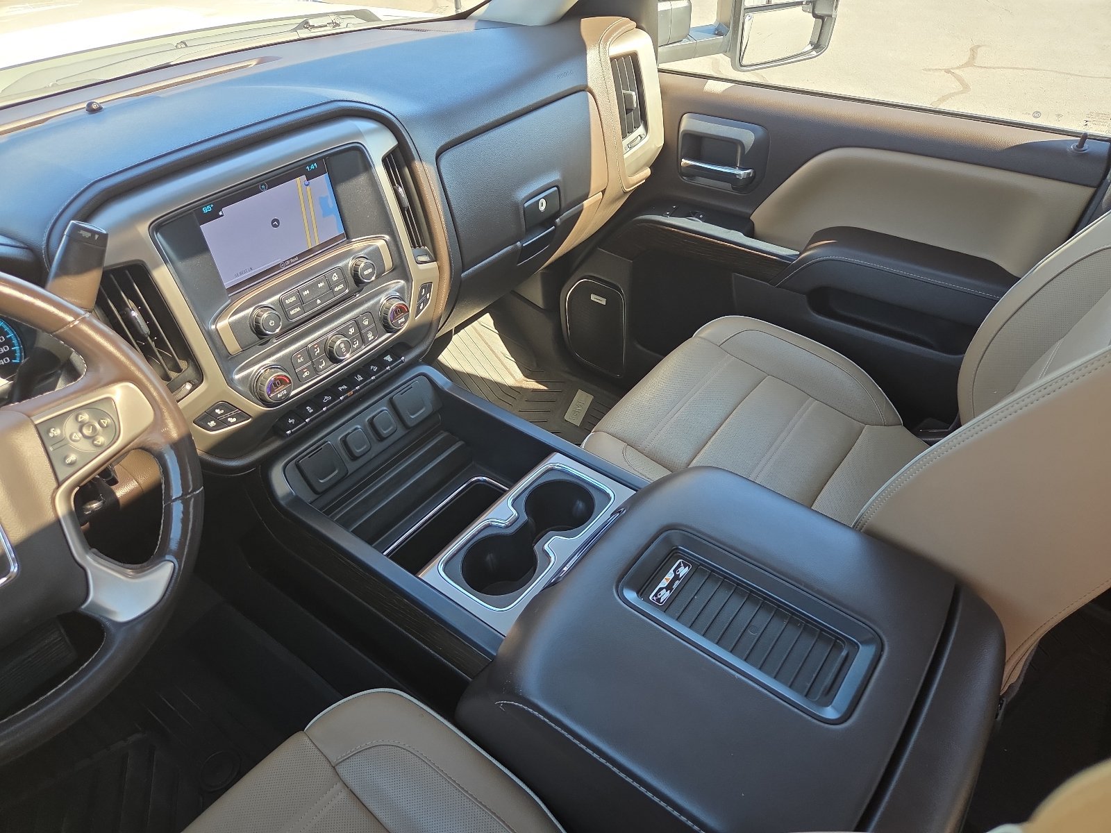 Used 2018 GMC Sierra 2500 Denali w/ Duramax Plus Package AWD/4WD image 19