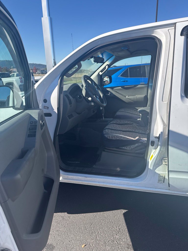 Used 2012 Nissan Frontier SV AWD/4WD image 9