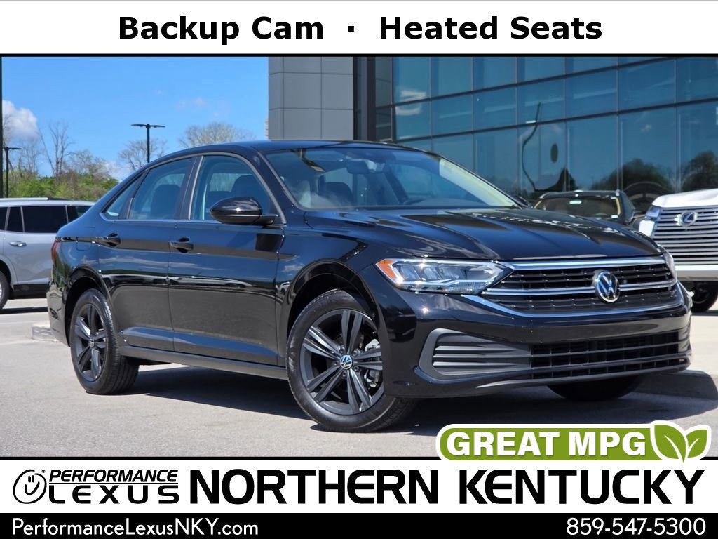 Used 2024 Volkswagen Jetta SE image 1