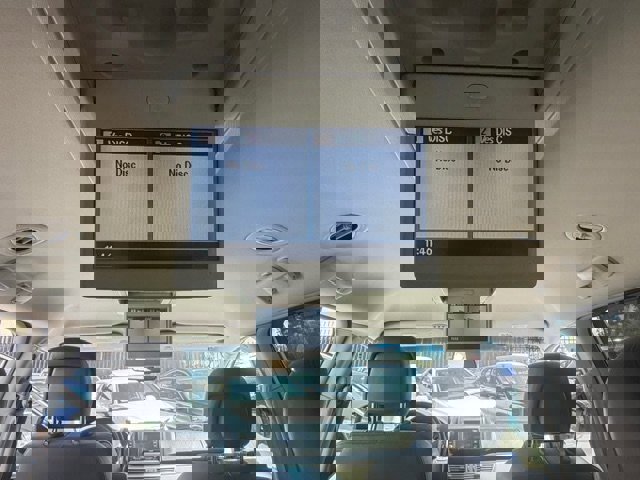 Used 2010 Volkswagen Routan SE image 14