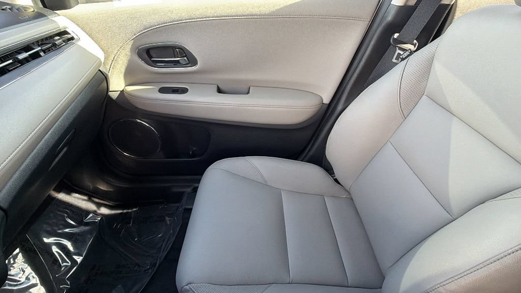 Used 2018 Honda HR-V EX-L image 12