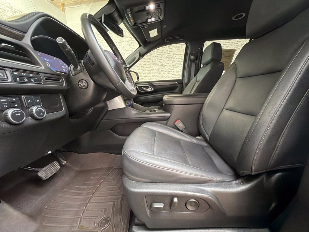 Used 2023 Chevrolet Tahoe Z71 w/ Luxury Package AWD/4WD image 26