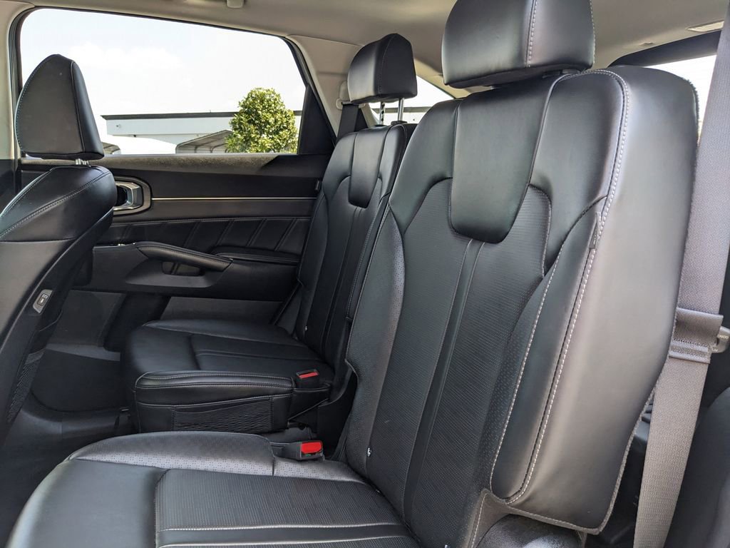 Certified 2025 Kia Sorento SX image 18