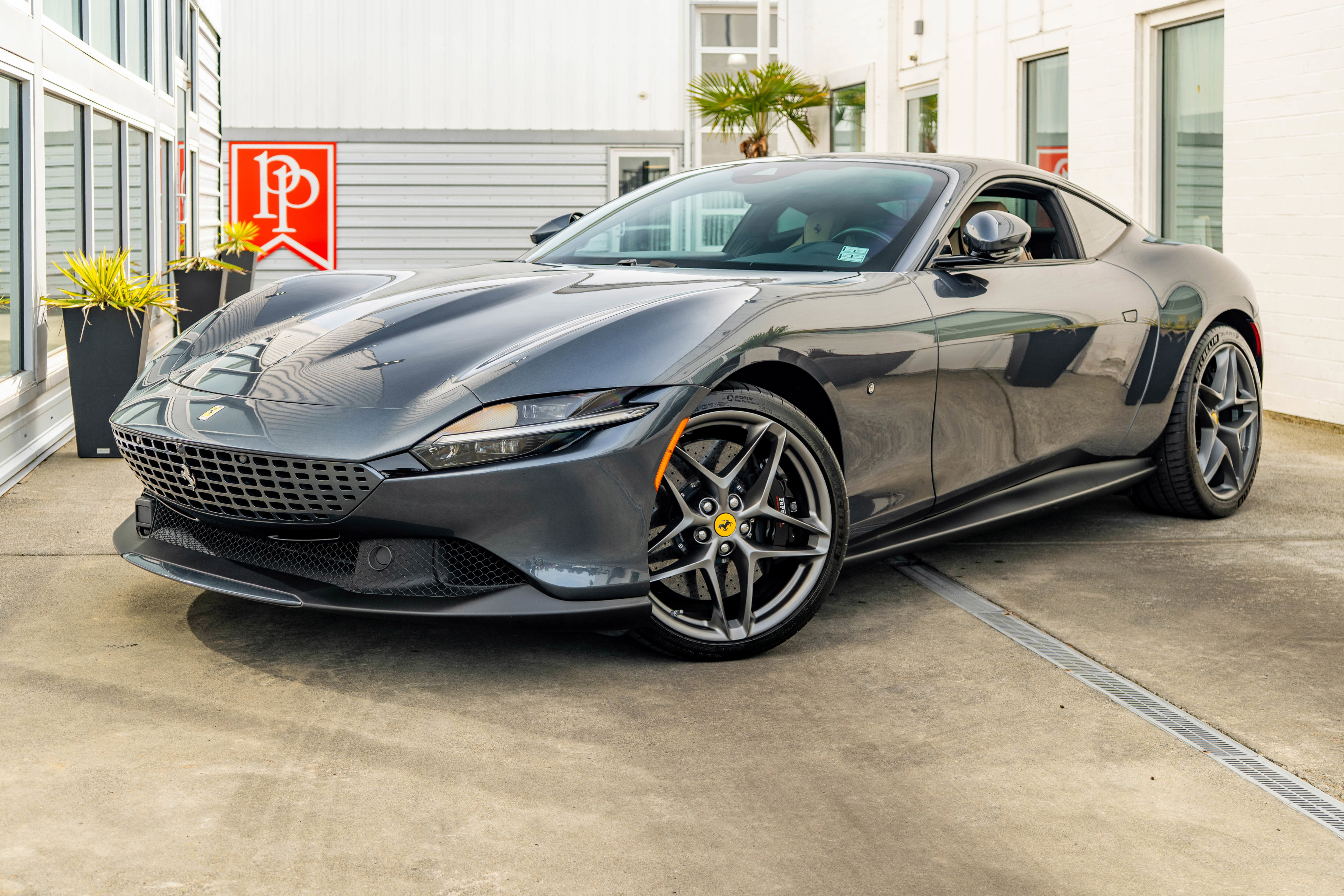 Used 2021 Ferrari Roma RWD image 3