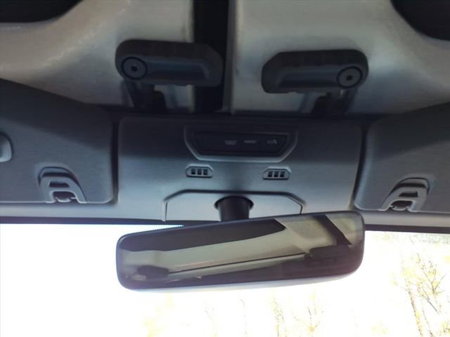 Certified 2022 Jeep Gladiator Overland w/ Cold Weather Group image 11