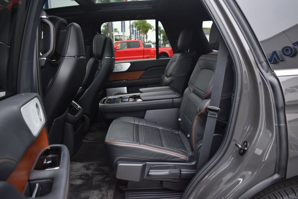 Used 2024 Lincoln Navigator Black Label image 16