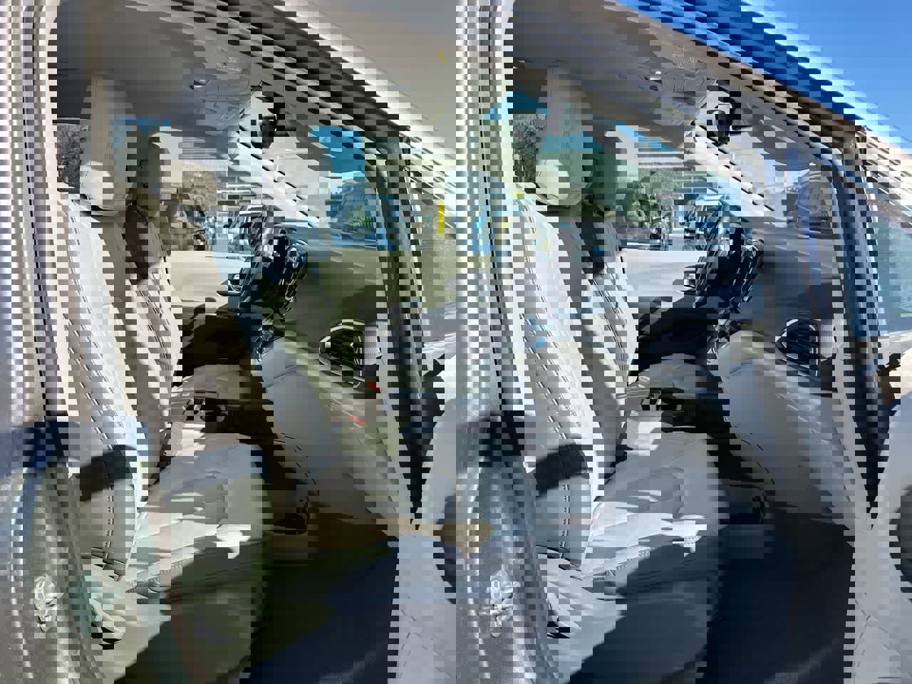 Used 2018 Chrysler Pacifica Touring-L image 27