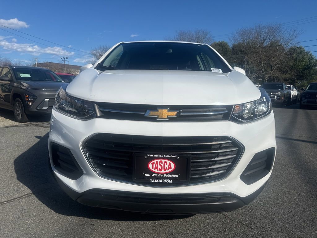 Used 2020 Chevrolet Trax LS w/ Tint and Cruise Package AWD/4WD image 4