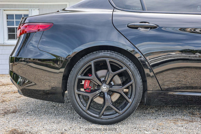 Used 2020 Alfa Romeo Giulia w/ Quick Order Package 22K Sport image 11