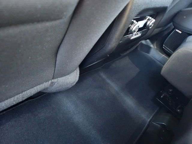 Used 2025 GMC Acadia Elevation image 9