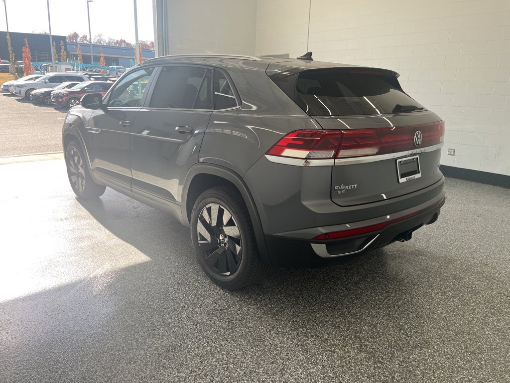 New 2025 Volkswagen Atlas Cross Sport SE image 3