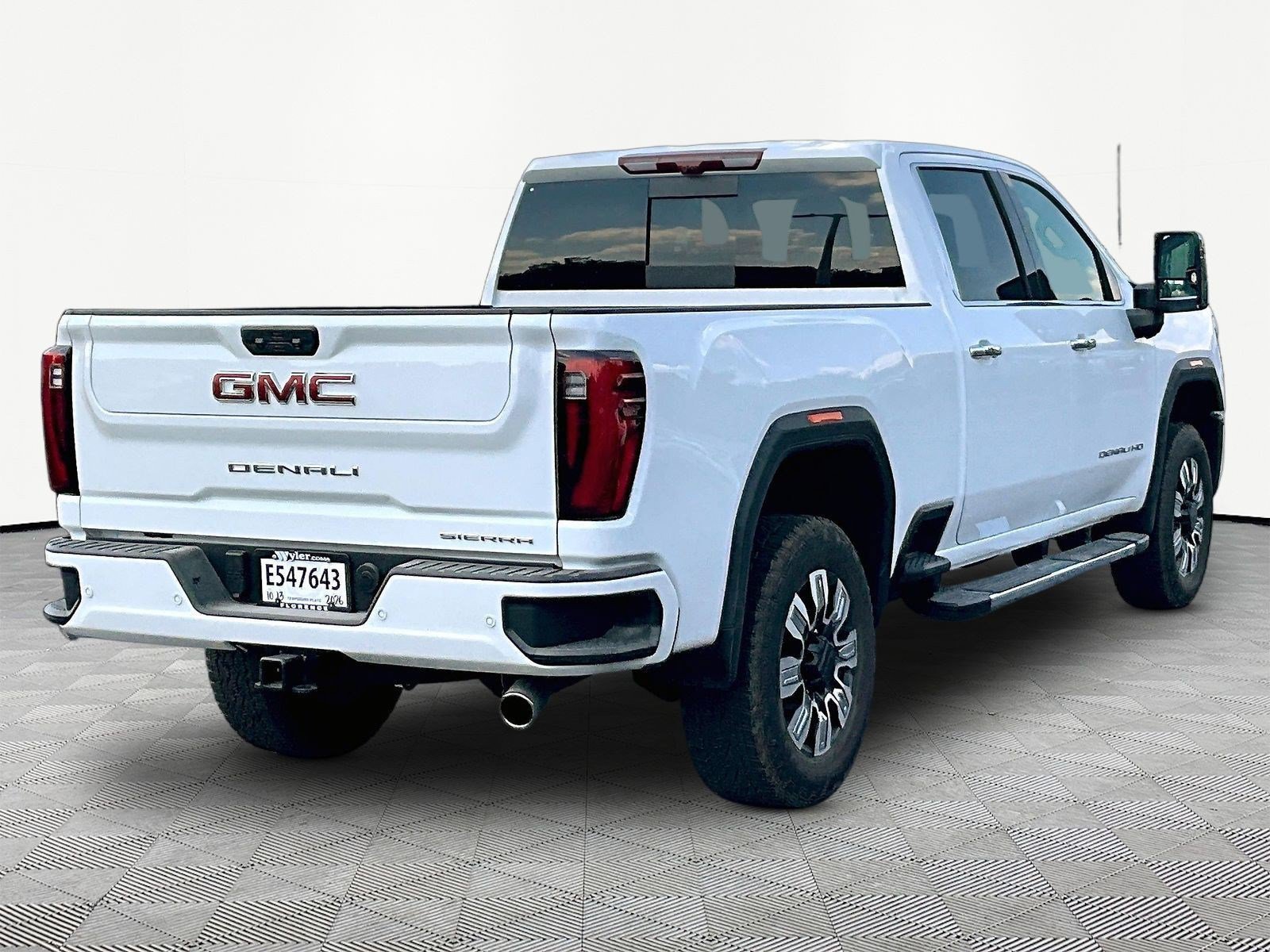 Used 2026 GMC Sierra 2500 Denali w/ Denali Reserve Package AWD/4WD image 6