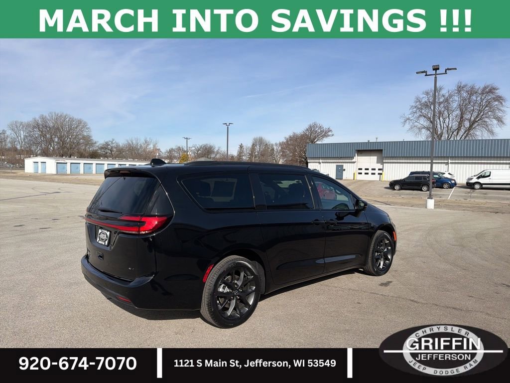 New 2026 Chrysler Pacifica Select w/ S Appearance Package image 7