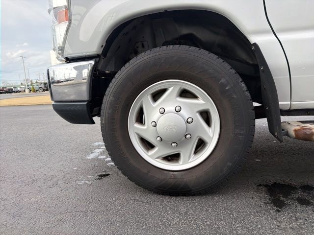 Used 2014 Ford E-250 and Econoline 250 w/ Power Group image 11