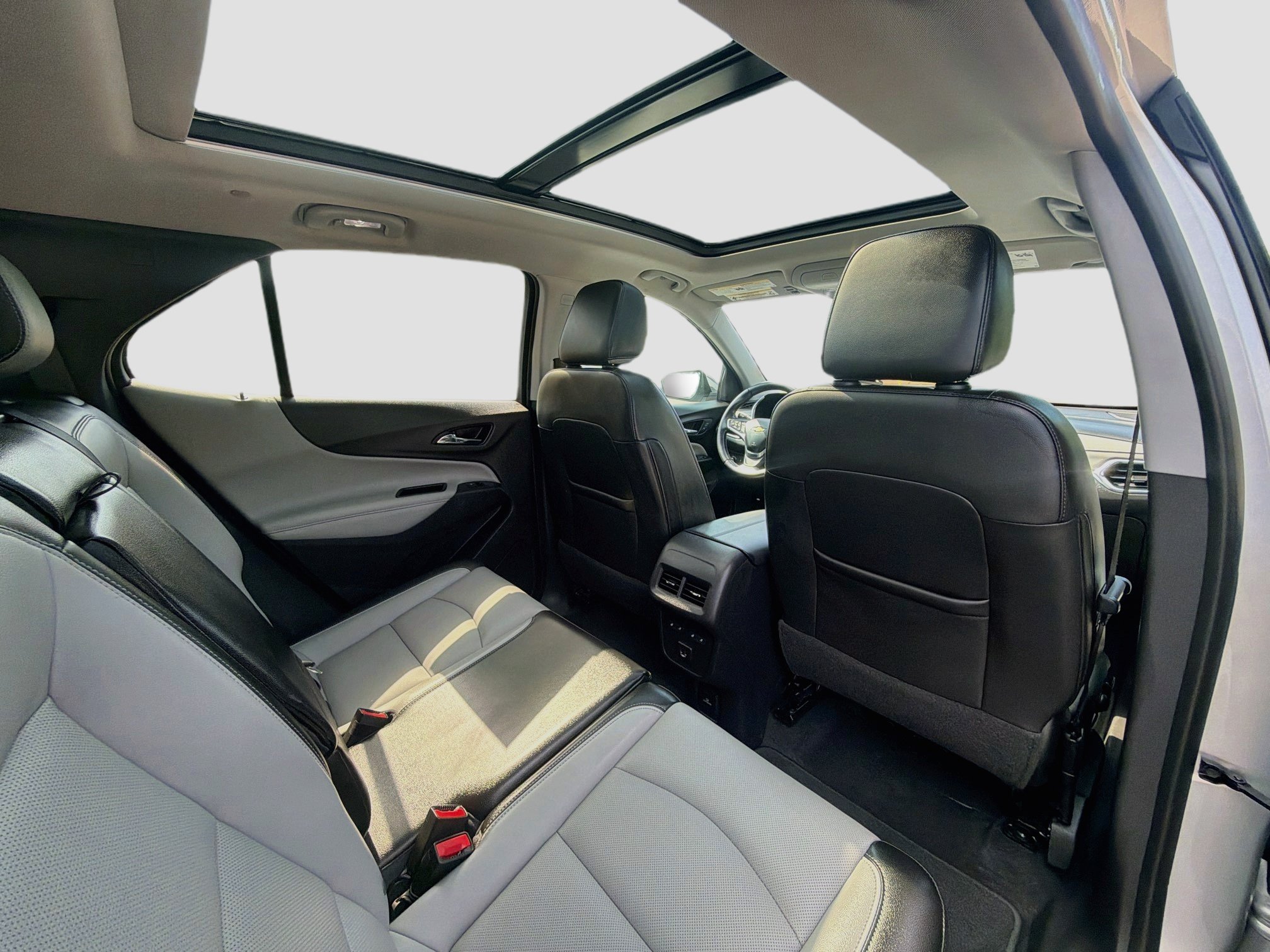 Used 2021 Chevrolet Equinox Premier FWD image 29