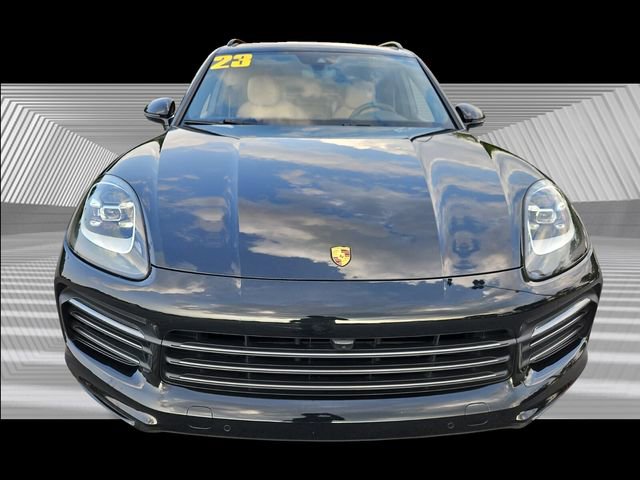 Used 2023 Porsche Cayenne Platinum Edition image 4