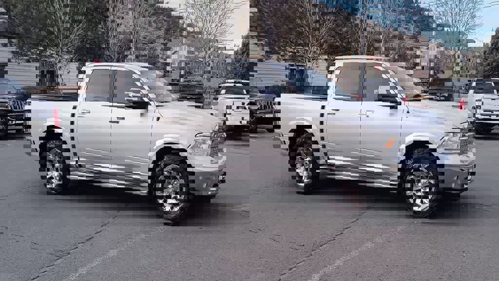 Used 2015 RAM 1500 Laramie image 2