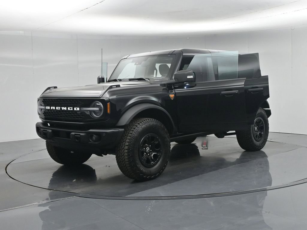 Used 2025 Ford Bronco Badlands image 32
