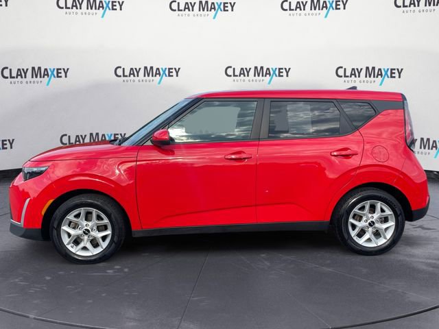 Used 2023 Kia Soul LX w/ LX Technology Package image 2